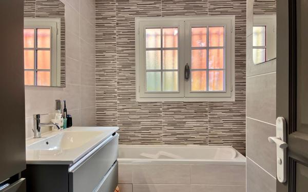 Maison à vendre    5 pièces •  Saubrigues