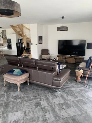 Location Maison 6 pièces 140 m2 à Mesnil-Saint-Laurent