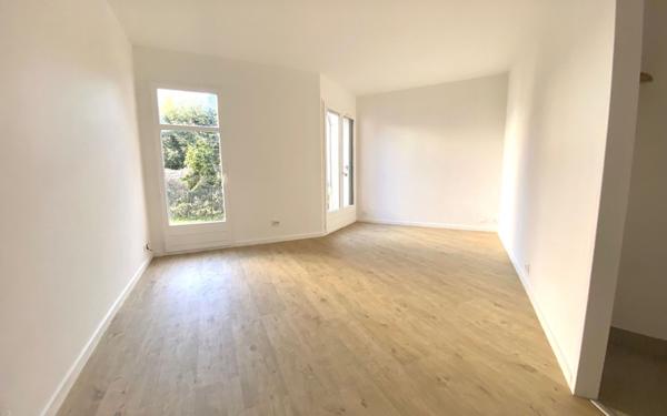 Appartement à vendre    1 pièce •  Aubergenville