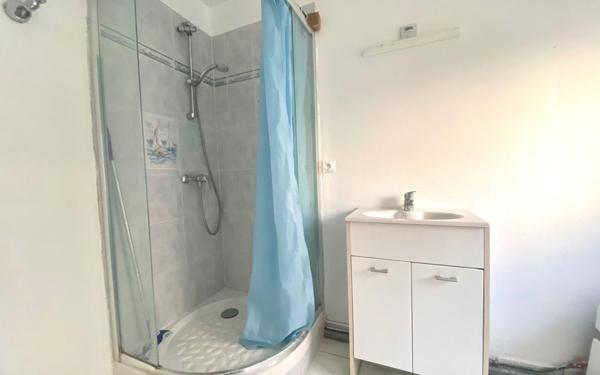 Appartement à vendre    1 pièce •  Aubergenville