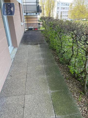 Appartement à louer 2 pièces 48.64m² Villeneuve-sur-Yonne (89500)