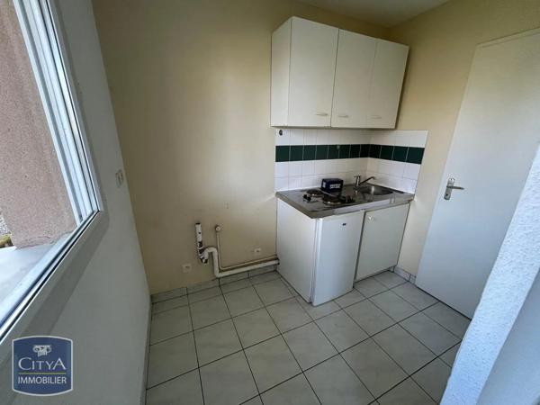 Appartement à louer 2 pièces 48.64m² Villeneuve-sur-Yonne (89500)