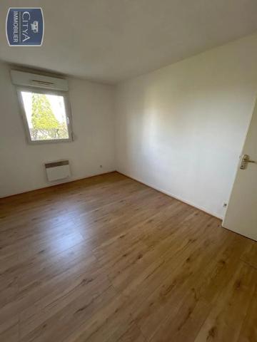 Appartement à louer 2 pièces 48.64m² Villeneuve-sur-Yonne (89500)