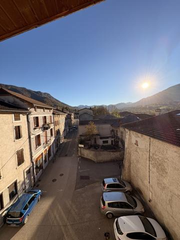 Beau T3 avec parking sécurisé et cave