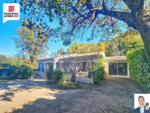 VILLA DE PLAIN PIED  5 pièces 150 m2 AVEC PISCINE