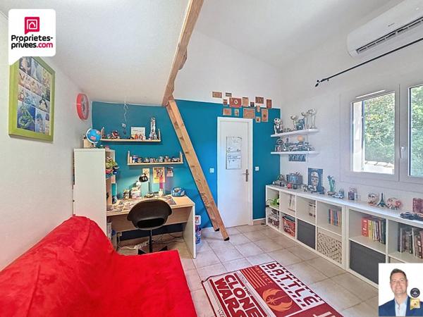 VILLA DE PLAIN PIED  5 pièces 150 m2 AVEC PISCINE