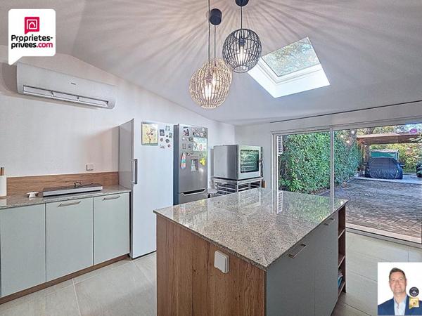 VILLA DE PLAIN PIED  5 pièces 150 m2 AVEC PISCINE