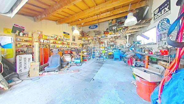 Maison Saint Nazaire D Aude 5 pièce(s), piscine, cuisine d'été, garage