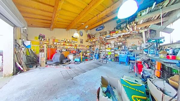 Maison Saint Nazaire D Aude 5 pièce(s), piscine, cuisine d'été, garage