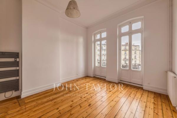 APPARTEMENT RENOVE - ASCENSEUR - CAVE - CENTRE HISTORIQUE