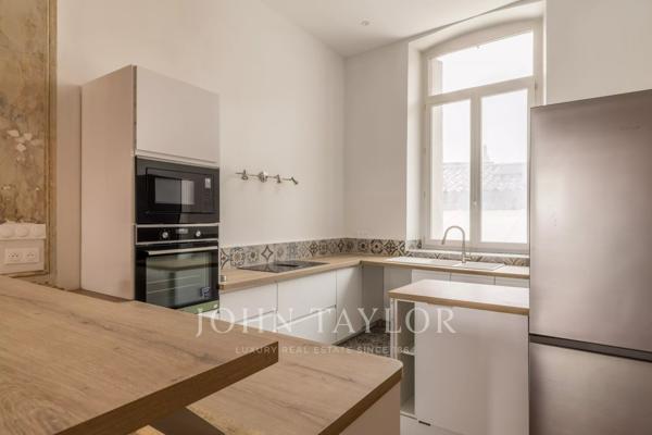 APPARTEMENT RENOVE - ASCENSEUR - CAVE - CENTRE HISTORIQUE