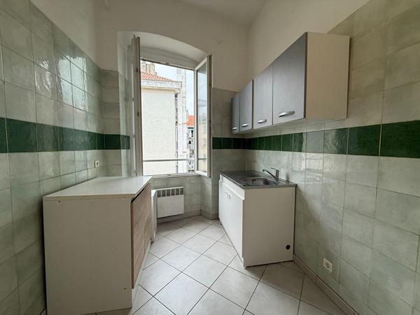 Location d'un appartement T2 à BASTIA (20200)