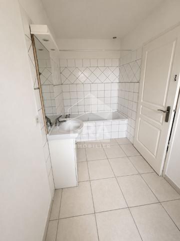 Maison 3 pièces à louer à Pezens - Calme et Confort