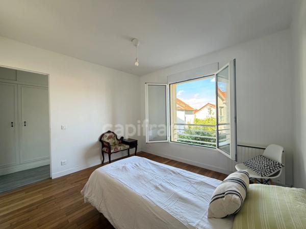 Versailles, A VENDRE MAISON RENOVEE  de 110 m2 au sol- 4 chambres- JARDIN- CALME et proximité des commodités.