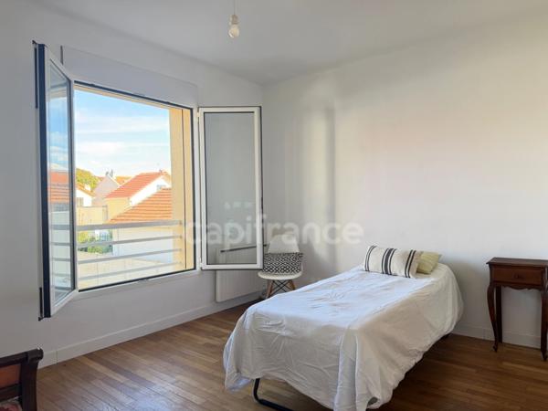Versailles, A VENDRE MAISON RENOVEE  de 110 m2 au sol- 4 chambres- JARDIN- CALME et proximité des commodités.