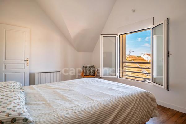 Versailles, A VENDRE MAISON RENOVEE  de 110 m2 au sol- 4 chambres- JARDIN- CALME et proximité des commodités.