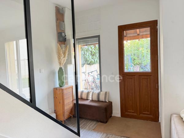 Versailles, A VENDRE MAISON RENOVEE  de 110 m2 au sol- 4 chambres- JARDIN- CALME et proximité des commodités.