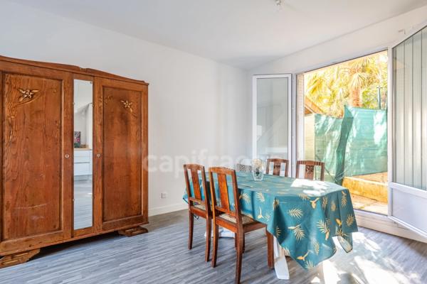 Versailles, A VENDRE MAISON RENOVEE  de 110 m2 au sol- 4 chambres- JARDIN- CALME et proximité des commodités.