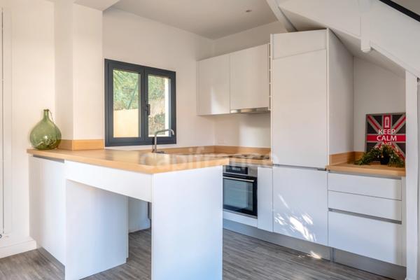 Versailles, A VENDRE MAISON RENOVEE  de 110 m2 au sol- 4 chambres- JARDIN- CALME et proximité des commodités.
