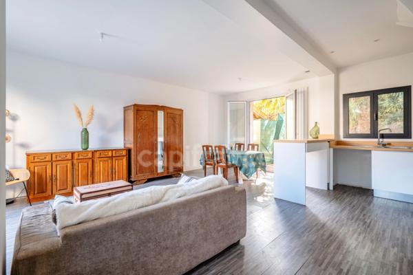 Versailles, A VENDRE MAISON RENOVEE  de 110 m2 au sol- 4 chambres- JARDIN- CALME et proximité des commodités.