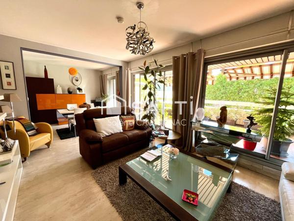 Magnifique appartement avec terrasse en centre ville d'Alès