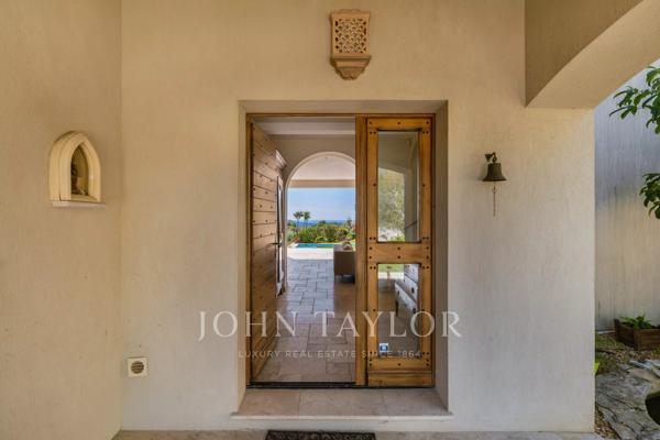 Luxueuse villa de 7 chambres avec vue panoramique pour une grande famille