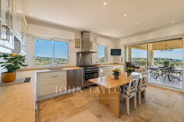 Luxueuse villa de 7 chambres avec vue panoramique pour une grande famille