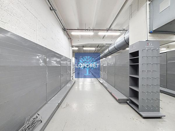 Location local commercial Saint-Léonard - 810 m² - 3 267 €/mois