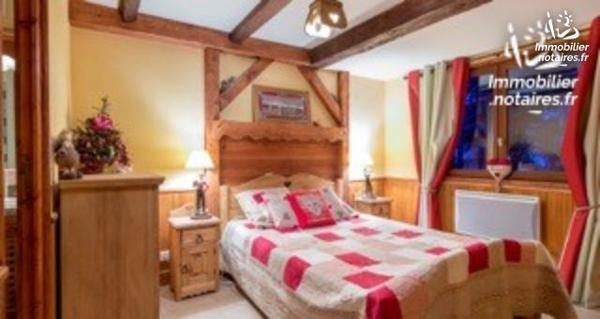 L'authenticité à COURCHEVEL 1850. Beau chalet avec vue sur la Vanoise