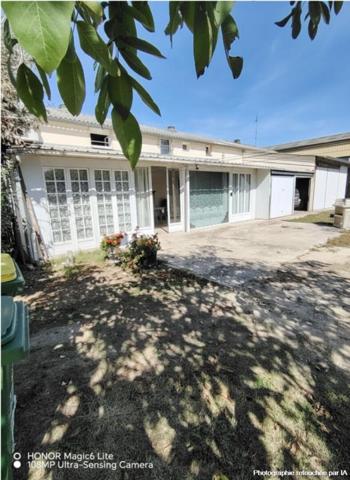 41170, locaux d'activité sur 500m2 avec grand appartement divisible