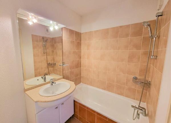 Appartement à louer    2 pièces • 40 m2 Saint-Juéry