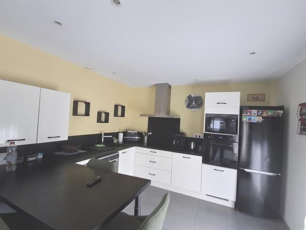 Loft avec hangar, proche centre-ville