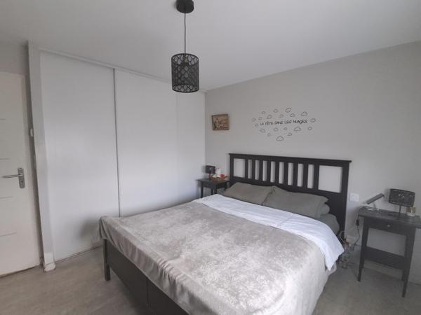 Loft avec hangar, proche centre-ville