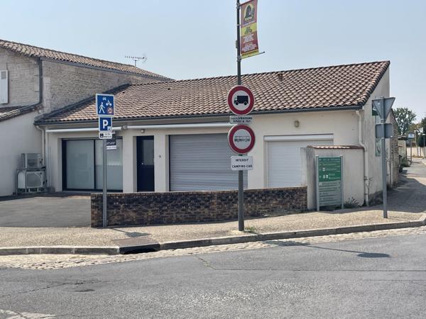 Murs commerciaux
                                                                                                                                                                                                                                                                                                                                                                                                                                            63  m²