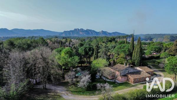 Maison à vendre 6 pièces 233 m² Roquebrune-sur-Argens