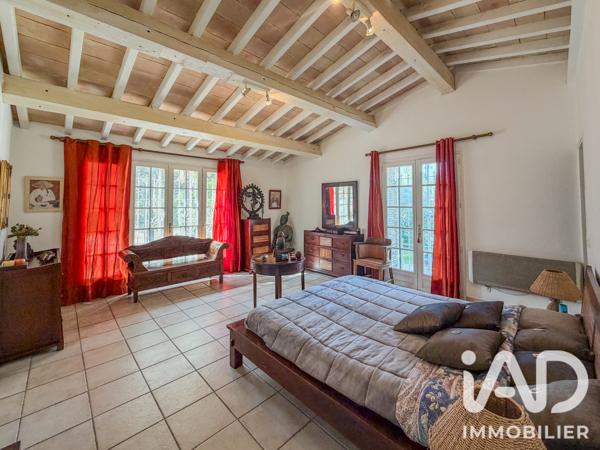 Maison à vendre 6 pièces 233 m² Roquebrune-sur-Argens
