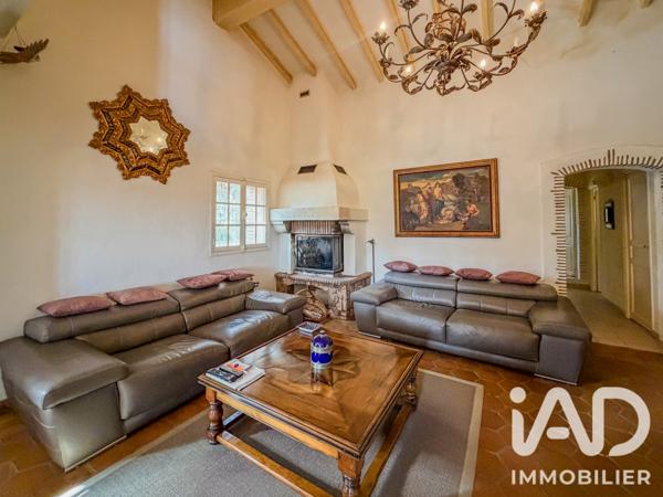 Maison à vendre 6 pièces 233 m² Roquebrune-sur-Argens