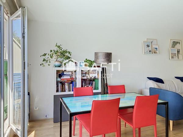 Appartement Duplex T3 lumineux au pied du RER A