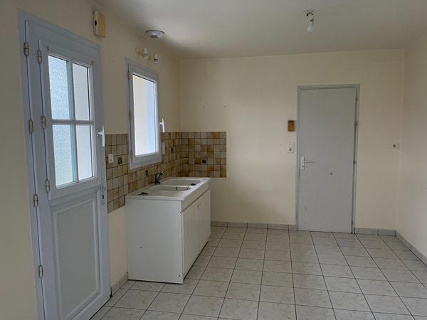 Maison MOUTIERS LES MAUXFAITS 4 pièce(s) 61 m2