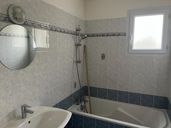 Maison MOUTIERS LES MAUXFAITS 4 pièce(s) 61 m2