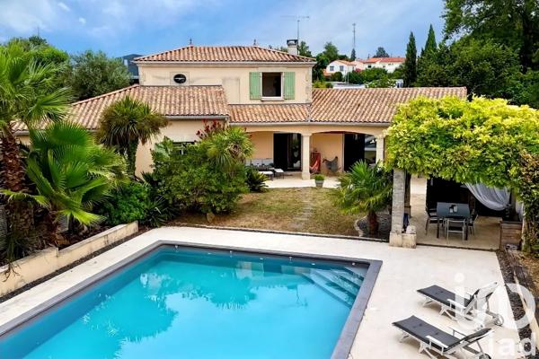 Maison à vendre 7 pièces 200 m² Angoulême