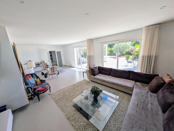 Villa de prestige 4 faces sans vis-à-vis