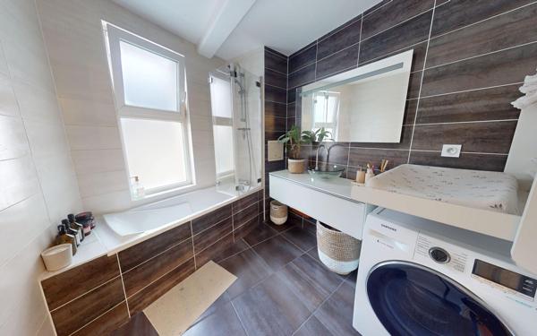 Appartement à vendre    3 pièces • 63,87 m2 Bischheim