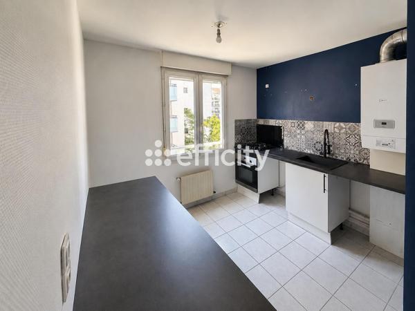 Appartement
         4 pièces
        - 87 m² 299 000 € *