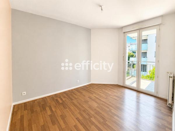 Appartement
         4 pièces
        - 87 m² 299 000 € *
