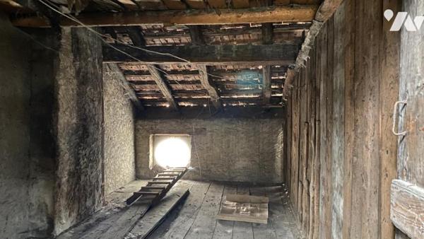 Ensemble de 3 appartements + grenier - NANTUA