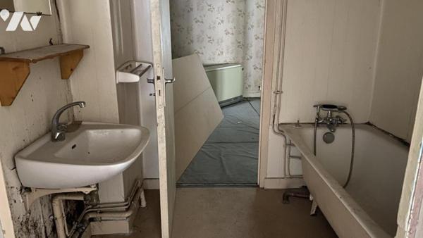 Ensemble de 3 appartements + grenier - NANTUA