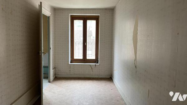 Ensemble de 3 appartements + grenier - NANTUA