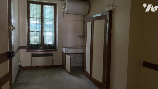 Ensemble de 3 appartements + grenier - NANTUA