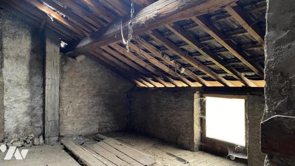 Ensemble de 3 appartements + grenier - NANTUA